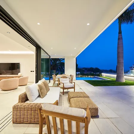 Sea Gardens Villa *